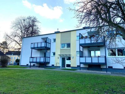 2-Zimmer-Wohnung,komplett renoviert inkl Balkon in grüner Lage