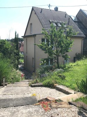 Haus mit großem Garten am Weinberg