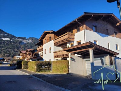 Großzügige 4 Zimmer DG-Wohnung mit Südbalkon &amp; Garage!