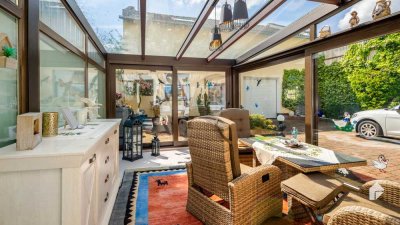 Charmantes Einfamilienhaus mit Nebenhaus und idyllischem Hof: Viel Potenzial für Ihre Wohnträume