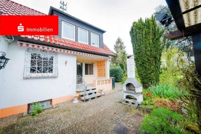 Frankfurt-Zeilsheim: Freistehendes Einfamilienhaus auf großem Grundstück in ruhiger Ortsrandlage