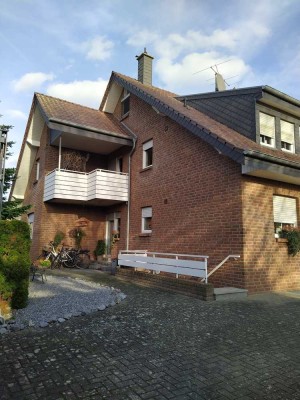 4-Zimmer-Wohnung mit Balkon und Garage  in Nettetal-Schaag