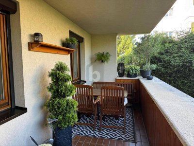 WOHNEN MIT AUSBLICK ? STILVOLLE WOHLFÜHLOASE MIT GROßZÜGIGER LOGGIA IM GRÜNEN
