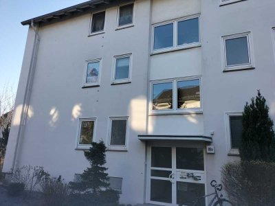 Helle 3-Zimmer-Wohnung mit Balkon und Einbauküche in Wedel