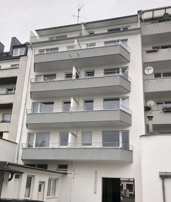 Helle, geräumige 2-Zimmer-Wohnung mit Süd-Balkon in Düsseldorf-Friedrichstadt