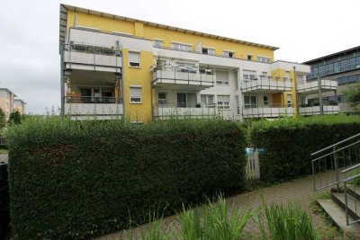 Helle 4-Zimmer-Penthouse-Wohnung mit Aufzug und 2 Tiefgaragenstellplätze