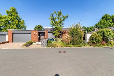 renovierter Bungalow mit 5,5 Zimmern, Schwimmbad und Doppelgarage