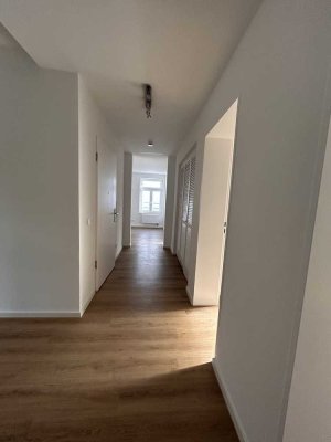 Stilvolle 4,5-Zimmer-Wohnung mit EBK in Obersendling, München