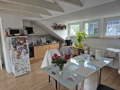 1000 € - 85 m² - 3.0 Zi.