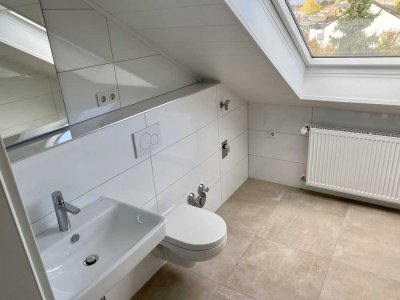 Erstbezug nach Sanierung! Modernes, geräumiges u. ruhiges DG-Refugium in bester Stadtlage mit Loggia