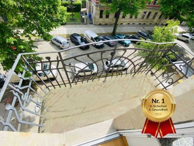 Renovierte Wohnung mit Balkon und neuer Einbauküche in praktischer Lage