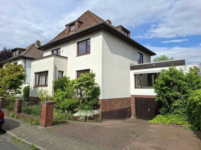 Großzügiges Ein-/Zweifamilienhaus in Hannover-Bothfeld, geeignet auch für Praxis/Büro und Wohnen.