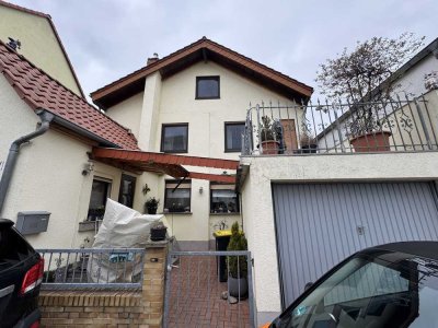 Einfamilienhaus mit Garage