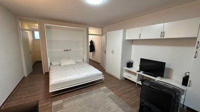 Möblierte, voll ausgestattete, 1 Zi Wohnung mit Küche,Bad+Südbalkon, grünem Atrium Erlangen-Bruck