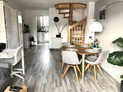 Stilvolle, modernisierte 2-Zimmer-Wohnung mit Balkon und Einbauküche u. TG-Stellplatz in Weinsberg.