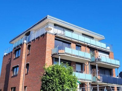 Luxus über den Dächern von Uedesheim: Exklusives Penthouse mit privatem Spa und Rheinblick
