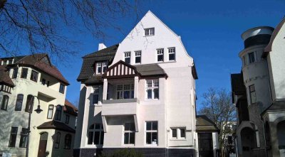 Großzügige Wohnung in ruhiger Jugendstilvilla am Bürgerpark
