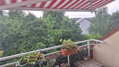 Schöne und gepflegte 3-Raum-DG-Wohnung mit Einbauküche in Wolfsburg