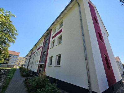 Hochwertig sanierte 3- Raumwohnung mit Balkon !