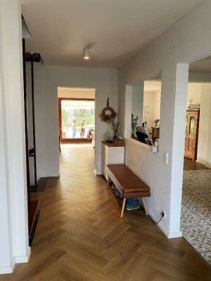 Viel Platz für Ihre Ideen: Großzügiges Reihenmittelhaus in Bonn für 3 Jahre
