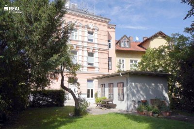 Gediegene Altbau-Wohnung in zentraler Lage