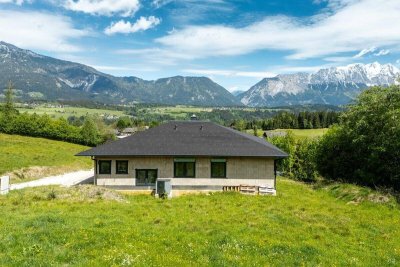 Ankommen und durchatmen.Natur, Ruhe, BergkulisseEin Haus nach eigenen Wünschen zum Fertigstellen.