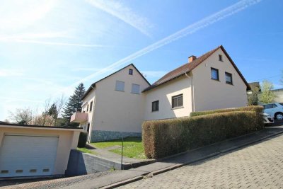 Attraktives Mehrfamilienhaus-Ensemble in gepflegtem Zustand