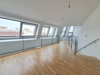 Moderne 3-Zimmer DG-Wohnung im Stilaltbau - Nähe Karmelitermarkt
