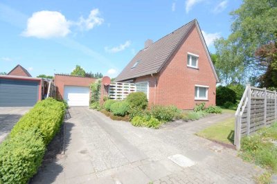 Solides Einfamilienhaus mit Garten, Garage und Potenzial in ruhiger Lage von Heide