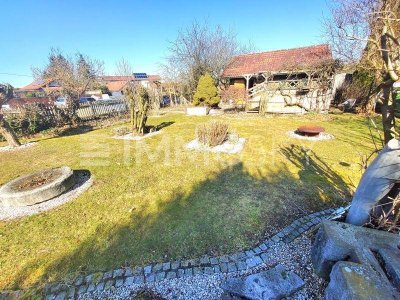 Kleingartenhaus auf Doppelparzelle mit Gartenanlage und Schwimmteich!