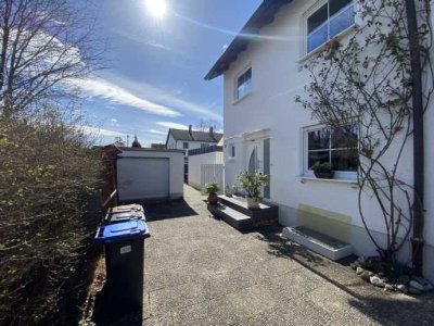 Exklusive 7-Zimmer-DHH mit top EBK und Bädern/WC in Neugilching