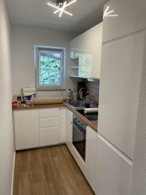 Kernsaniert, 2 Zimmer mit Aufzug & Balkon