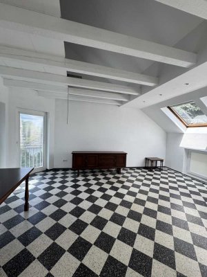 Helle 3-Zimmer-Maisonettewohnung*Modernisiert*Einbauküche*Rheinnähe