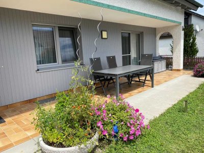 Schöne und neuwertige 4-ZKB-Erdgeschosswohnung mit gehobener Innenausstattung mit EBK in Tapfheim