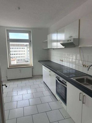 Helle 2-Zimmer-Altbauwohnung mit Einbauküche