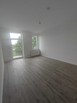 2-Zimmer-Wohnung mit EBK (vom Vormieter)!