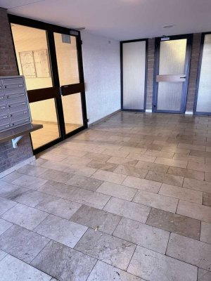 Hochwertig sanierte 3-Zimmer-Wohnung mit 2 Balkonen und 2 Badezimmern in Köln-Westhoven