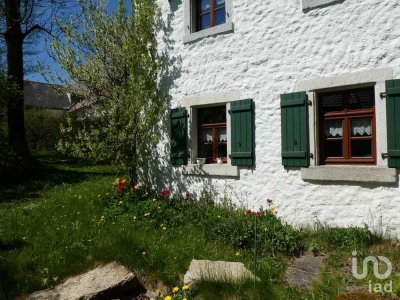 Einzigartig und charmant. Bauernhaus mit kleinem Teich, Sauna und wunderschönem Naturgarten – ein Un