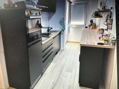 2 Zimmer Wohnung Einbauküche 2 Balkone barrierefrei zu vermieten.