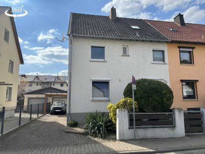 Attraktive Doppelhaushälfte mit Garage, Garten mit Sommerküche in ruhiger Lage von Grünstadt