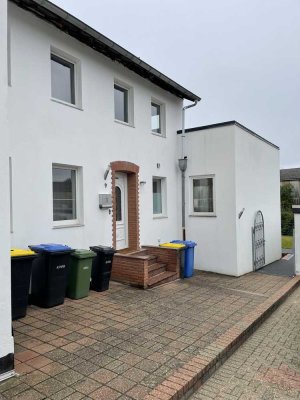 Vollständig renoviertes 3,5 Zimmer-Haus mit Einliegerwohnung, großer Terrasse und Garten in Düren