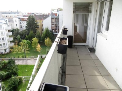 DACHGESCHOSS - HELLES 3 ZIMMER APARTMENT MIT BALKON