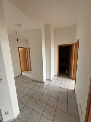 Helle 3-Raum-Wohnung mit Balkon und praktischem Grundriss
