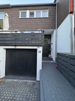 Außergewöhnliches und großzügigen Reihenmittelhaus Split-Level mit gehobener Ausstattung