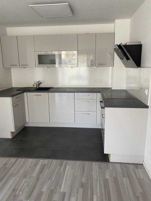 Neuwertige 2-Zimmer-Wohnung mit Balkon und Einbauküche in Gemmrigheim