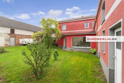 IMMOBERLIN.DE - Fantastischer Vierseithof mit gepflegtem Wohnhaus in ländlicher Lage