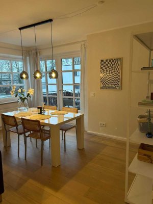 Möblierte 2-Zimmer-Wohnung mit Balkon und Tiefgarage in Winterhude