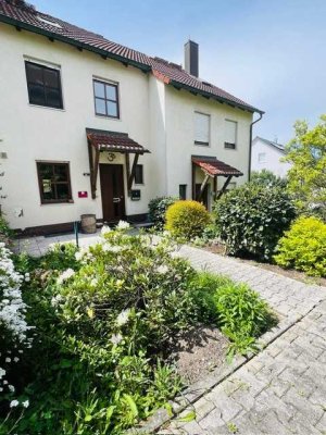 Super gelegenes 4,5-Zimmer-Reihenmittelhaus mit gehobener Innenausstattung und EBK in Schnaittach