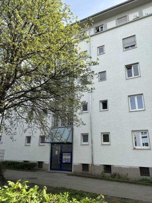 Renovierungsbedürfte 2 Zimmerwhng güstig zu verkaufen
