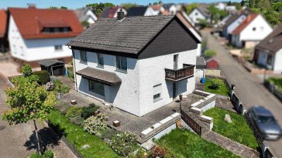 +++Familienparadies: Attraktives, freistehendes 2-Familienhaus mit Südwest-Terrasse, Balkon, eben...